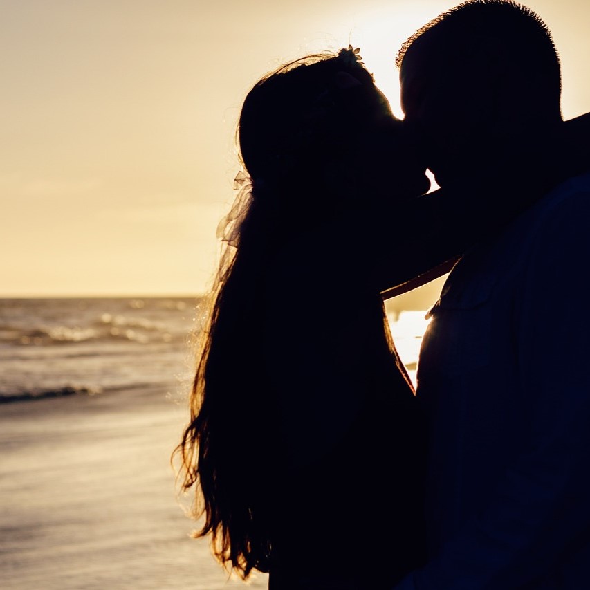 Online Couples Therapy at the beach - Start Right